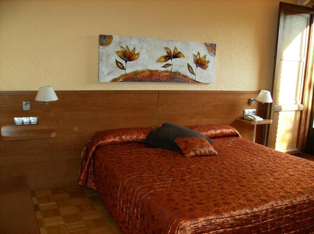 Hotel Yamaguchi Sangüesa Rum bild