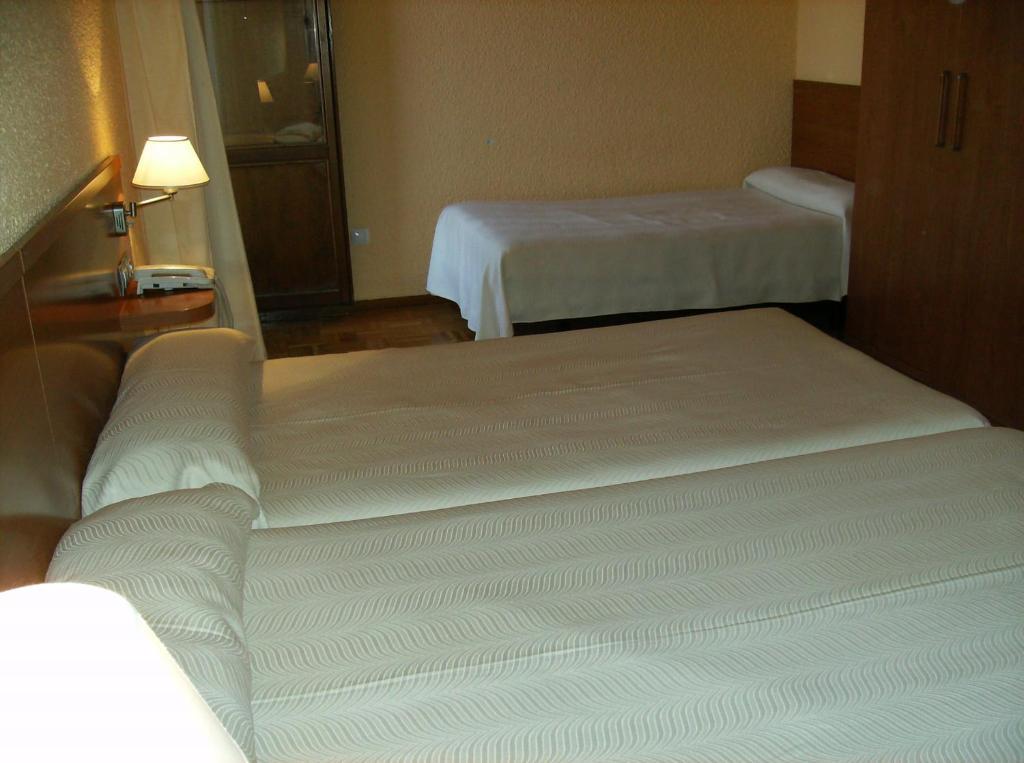 Hotel Yamaguchi Sangüesa Rum bild