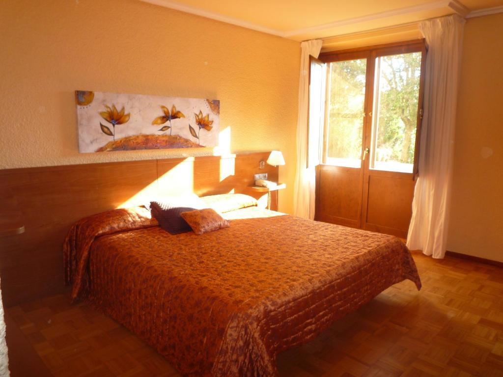Hotel Yamaguchi Sangüesa Rum bild